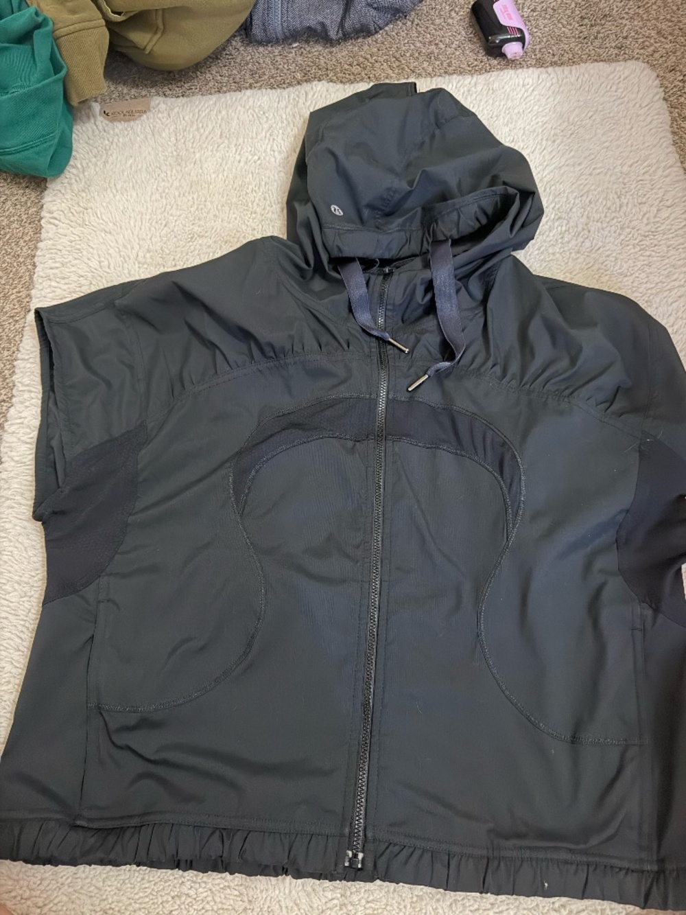 Lululemon short sleeve hooded running windbreaker